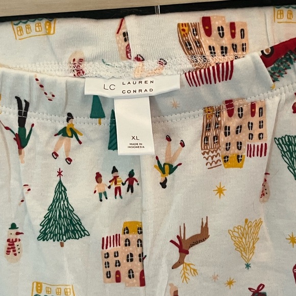 Lauren Conrad Ivory Holiday Village Pajamas Size X-Large ( Christmas, family) - Picture 5 of 7